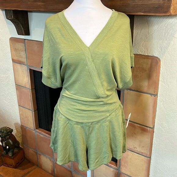 Anthropologie Daily Practice Avocado Green 2-Piece Shorts Set, size M! - Picture 1 of 11